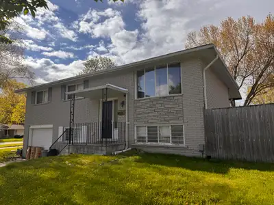 Room Rentals - 1 Bedroom Detached Home W/ Finished Basement in Lakeshore Village! (Room 3) Just mome...
