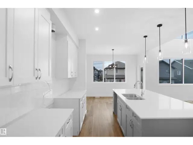 133 SUNLAND WY Sherwood Park, Alberta in Houses for Sale in Strathcona County - Image 11