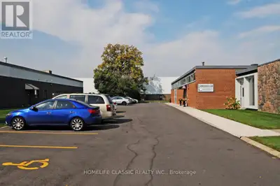 Bright And Airy Office Space At Don Mills And Eglinton. Near Shops Of Don Mills, T.T.C., DVP, 401, a...
