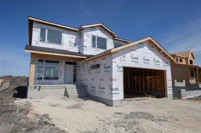 1R//Winnipeg/Incredible 4+ bedroom/2.5 bathroom home by premier Manitoba builder, Irwin Homes. Moder...