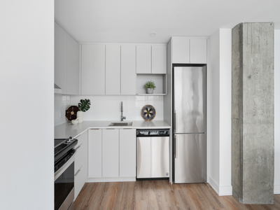 4.5 condo neuf a louer-PENTHOUSE-Ville-Marie Berri UQAM-NuBerri, View more