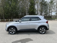 // ACCIDENT FREE!! // This used 2024 Hyundai Venue Ultimate w/Black Interior | Heated Steering is a... (image 9)