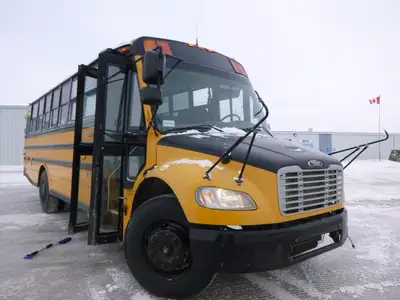 2009 FREIGHTLINER THOMAS SCHOOL BUS B648 VIN# 4UZ ABP DU9 9CA C49 54 - RUNS AND DRIVES WELL. - 46 PA...
