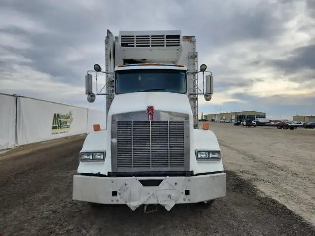 2008 Kenworth T800 in Heavy Trucks in St. Albert - Image 6