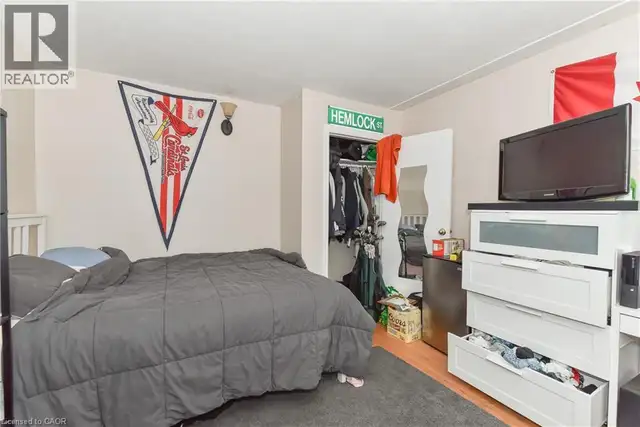 166 ELGIN Crescent Waterloo, Ontario in Long Term Rentals in Kitchener / Waterloo - Image 3