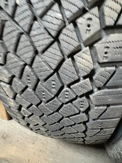 Continental presque neuf 10/32 Rive sud ville mercier valerie 514-501-603)
