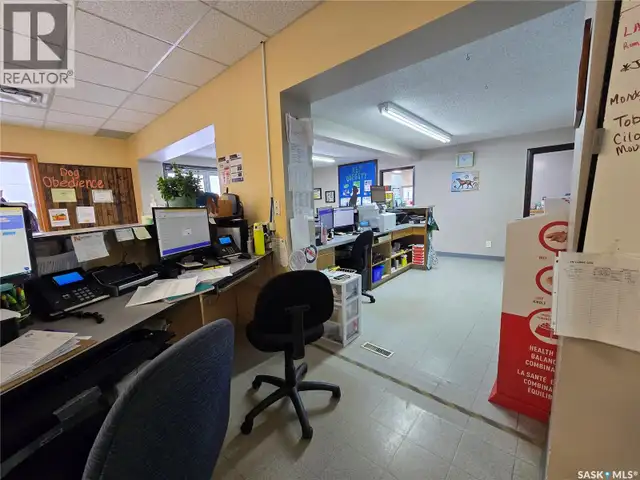 416 7TH AVENUE NW Weyburn, Saskatchewan in Commercial & Office Space for Sale in Regina - Image 11