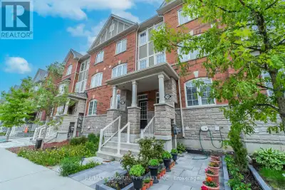 Welcome to this modern, well kept legal bachelor unit located in the highly convenient Dorset Park n...