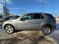 PLEASE NOTE: Any finance deals will have a $1,000 finance fee added to the sales price. 2011 Mercede... (image 3)