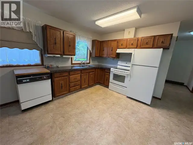 86 1st STREET SW Wadena, Saskatchewan in Houses for Sale in Saskatoon - Image 7