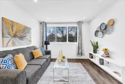 Price: $599,000 / $2,272/mo Motivated Seller! Don't Miss Out! Bright, and Spacious 3-Bedroom + 1 Den...