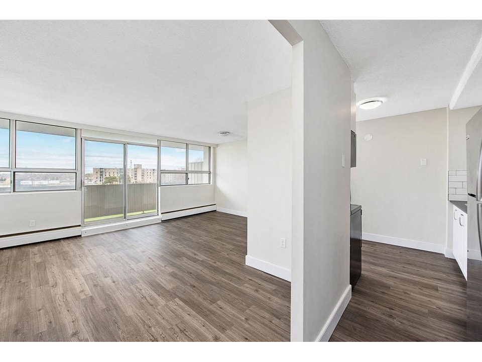 3 Bedroom Apartment for Rent - 111-131 Notch Hill Road 5