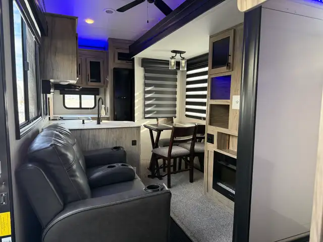 2022 Forest River ARCTIC WOLF 261 RK in Travel Trailers & Campers in St. Albert - Image 41