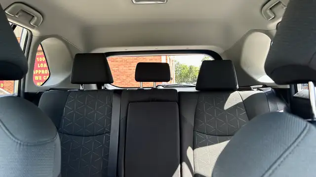 2021 Toyota RAV4 LE -NO ACCIDENT-LOW MILEAGE-BLIND SPOT MONITOR- in Cars & Trucks in Markham / York Region - Image 30