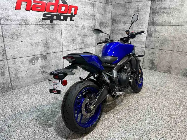 2025 YAMAHA MT-09 in Sport Touring in Laval / North Shore - Image 6