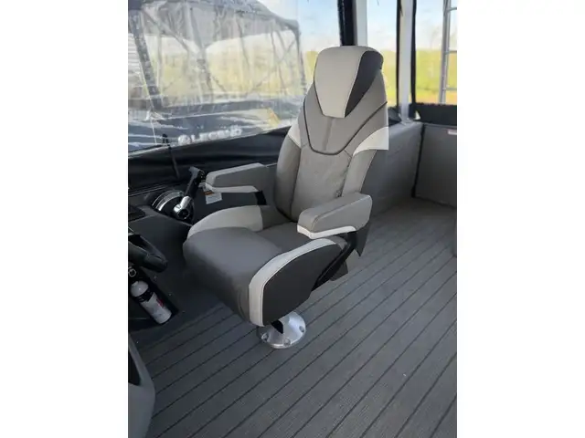 2023 Legend V-Series Aqua Tower Sport Pro w/ full enclosure, 115 in Powerboats & Motorboats in New Glasgow - Image 13