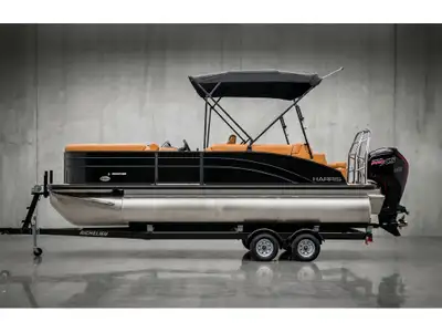 Harris Cruiser 210 Lux neuf, équipé pour maximiser le confort et le plaisir sur l’eau. Comprend une...