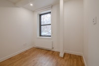Renovated Akelius one bedroom apartment for rent. Located near de Maisonneuve West in the Notre-Dame... (image 5)