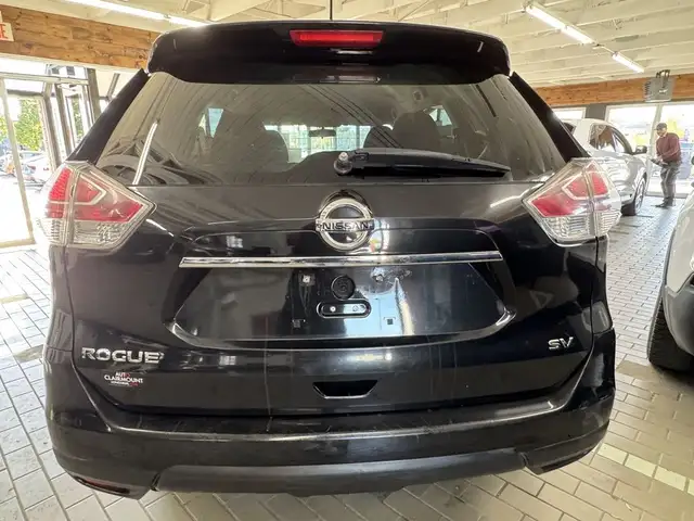 2016 Nissan Rogue FWD 4dr SV in Cars & Trucks in Longueuil / South Shore - Image 5