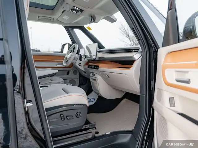 2025 Volkswagen ID. Buzz 1st Edition | CAPTAIN CHAIR | LAUNCH in Cars & Trucks in Grande Prairie - Image 30