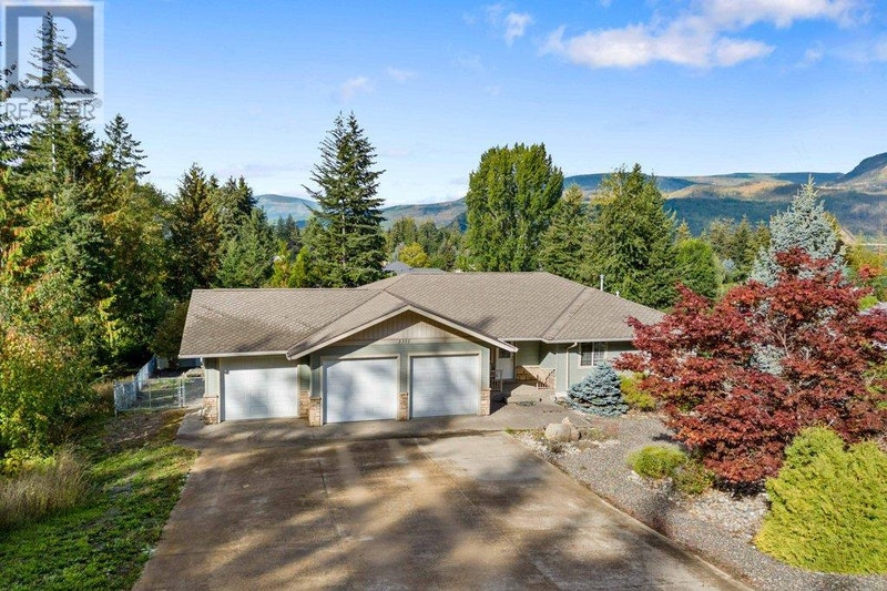 3311 McBride Road Blind Bay, British Columbia Houses for Sale