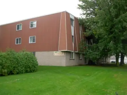 3½ libre AVRIL ou AVANT / RÉNOVÉ / BIEN SITUÉ / SECTEUR HHR