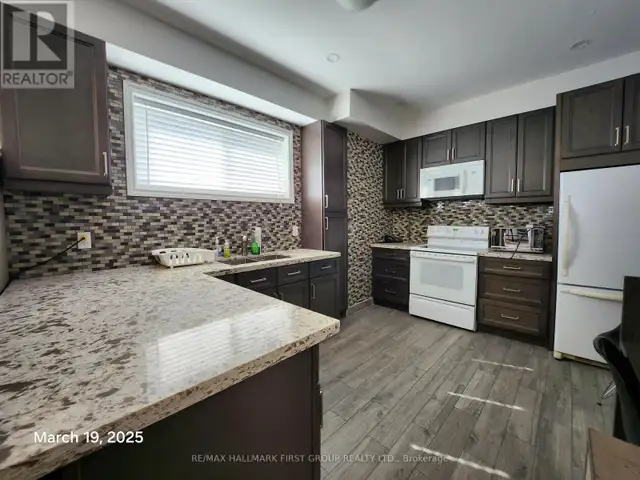 1 - 1400 DUNDAS STREET E Whitby (Blue Grass Meadows), Ontario in Commercial & Office Space for Rent in Oshawa / Durham Region - Image 13
