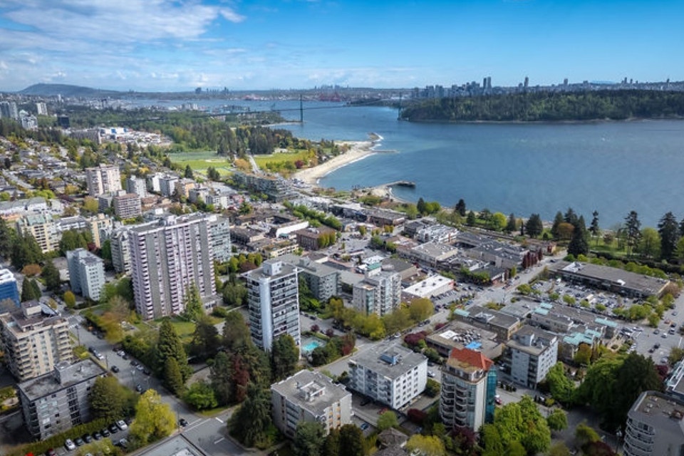 Hollyhill Towers - 2 Bedroom available at 1665 Duchess Ave, West 1