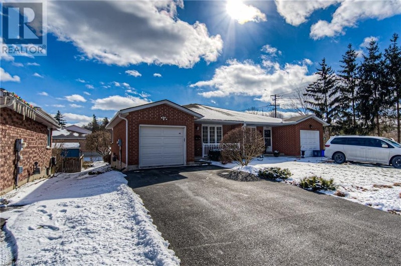 582 OLD HURON Place Kitchener, Ontario Houses for Sale Kitchener