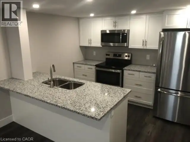 805 ROCKWAY Drive Kitchener, Ontario in Houses for Sale in Kitchener / Waterloo - Image 11