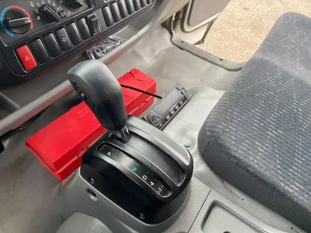 2018 Hino Truck 195 FROZEN in Heavy Trucks in Saskatoon - Image 26