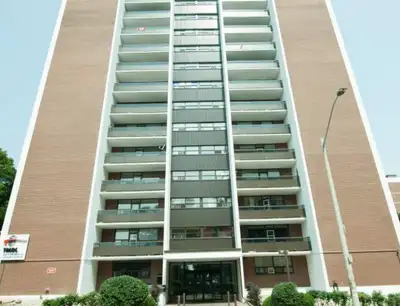 1 bedroom in the heart of Port Credit-Mississauga with panoramic