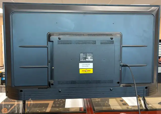 Amazon Fire 43" Smart TV with Remote in TVs in Ottawa - Image 3