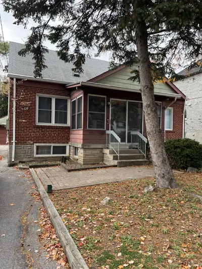 10 Adele Ave. The cozy 1.5 storey house with 4 bedrooms, 2 full bathroom and finished basement for t...