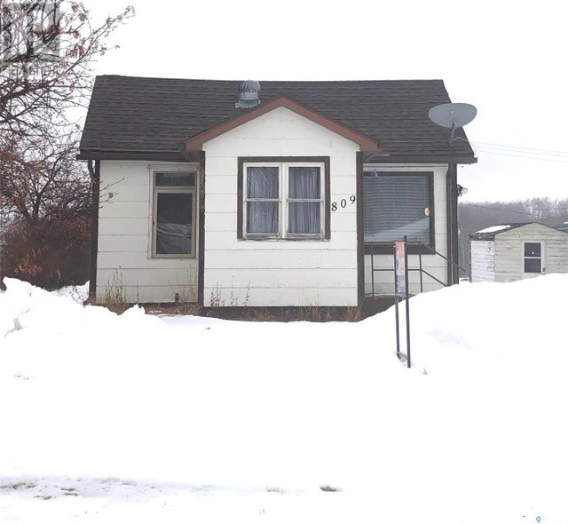 809 Sturgis AVENUE Sturgis, Saskatchewan Houses for Sale Saskatoon