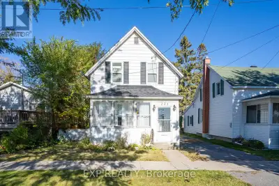 Welcome to 231 Water Street West. A great 3 bedroom 2 bathroom home in a fantastic location. Situate...
