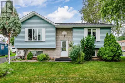 Welcome to 700 Lynn Street, a well-maintained 2+1 bedroom, 1+1 bathroom home nestled on a quiet corn...