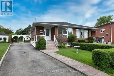 3659 Holden Crescent Rare 236' Lot | In-Law Suite Potential | Central MississaugaA rare opportunity...