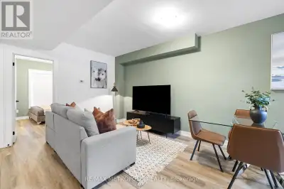 MAIN - 447 LANSDOWNE AVENUE Toronto (Dufferin Grove), Ontario