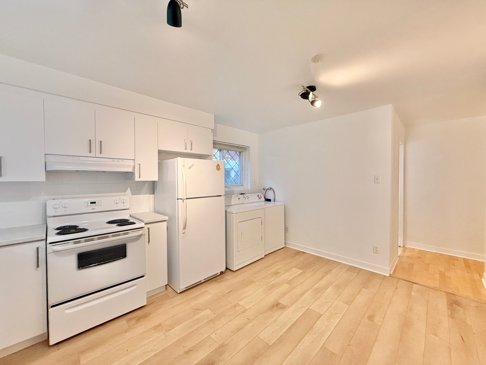 6587 39e avenue — photo 3