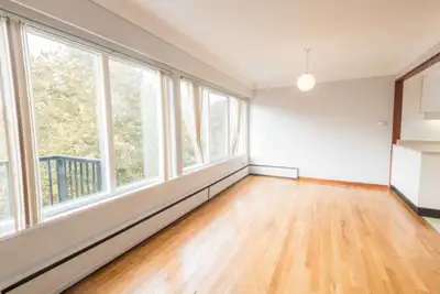 Victor Apartments - Bachelor available at 976 Humboldt Street, V