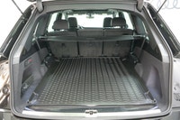 This Audi Q7 boasts a Intercooled Turbo Gas/Electric V-6 3.0 L/183 engine powering this Automatic tr... (image 9)