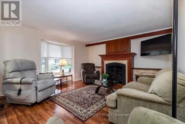40 CORNER BROOK TRAIL Innisfil, Ontario in Houses for Sale in Barrie - Image 5