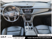 2022 Cadillac XT5 Premium Luxury Platinum Ready for anything, from the streets of Calgary to the hig... (image 9)