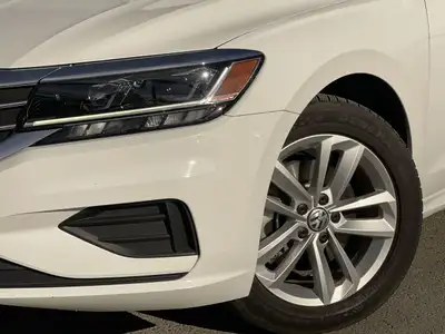 2021 Volkswagen Passat Highline 2.0T 6sp at w/Tip SUNROOF, View more