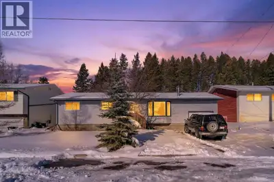 Welcome to this beautiful bungalow in the sunny community of Coleman, located in the Crowsnest Pass....