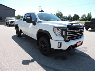 A well optioned and 1-owner 2022 Sierra 2500 AT4 that is powered by a 6.6L V8 gas engine and 4-wheel...