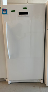 8506-Congélateur Vertical Frigidaire Blanc 33" white freezer sin