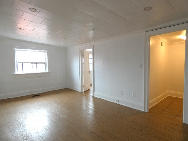 Downtown Newmarket 1 bedroom (no Basement) Long Term Rentals