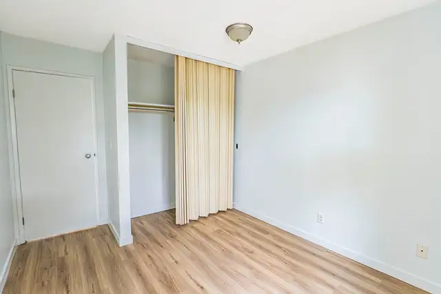 Spacious and bright suites with large windows | Book a showing t in Long Term Rentals in Edmonton - Image 11